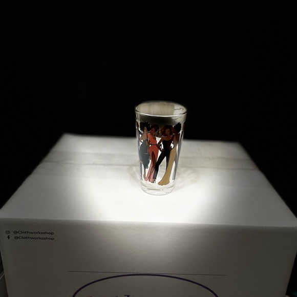 Drinkware Set - Picture 4 of 10